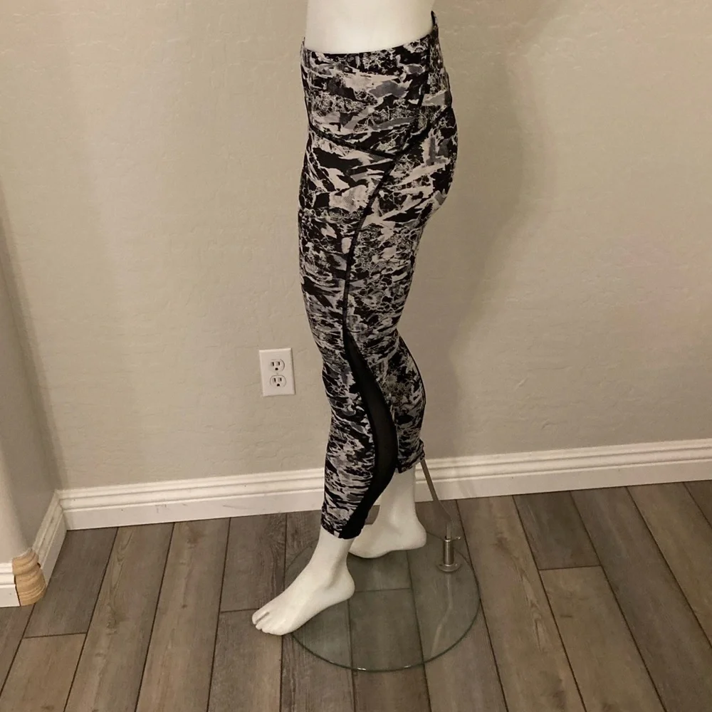 Lululemon Train Times 7/8 Pant 25